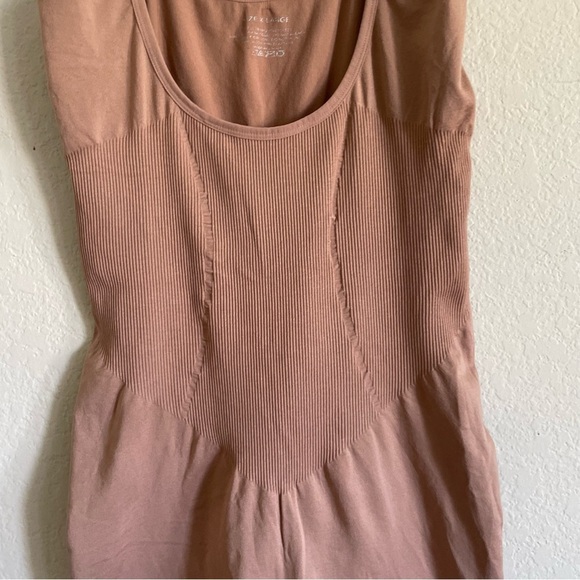 Woman’s full body short shape wear size XL sculpted body stretch undergarment - Picture 8 of 8